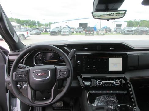 New 2026 GMC Sierra 3500 AT4 w/ AT4 Premium Plus Package AWD/4WD image 16