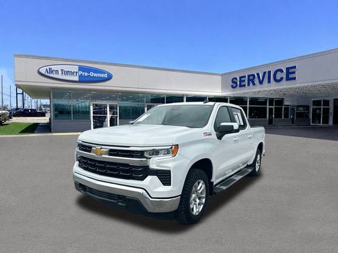 Used 2025 Chevrolet Silverado 1500 LT AWD/4WD image 3