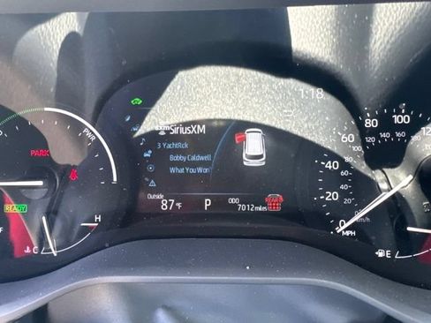 Used 2026 Toyota Sienna XLE FWD image 13