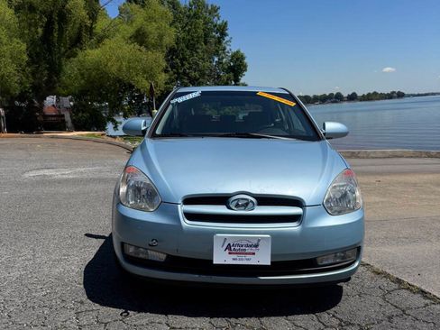 Used 2007 Hyundai Accent SE FWD image 2