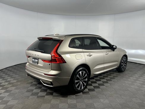 Used 2025 Volvo XC60 B5 Plus image 3