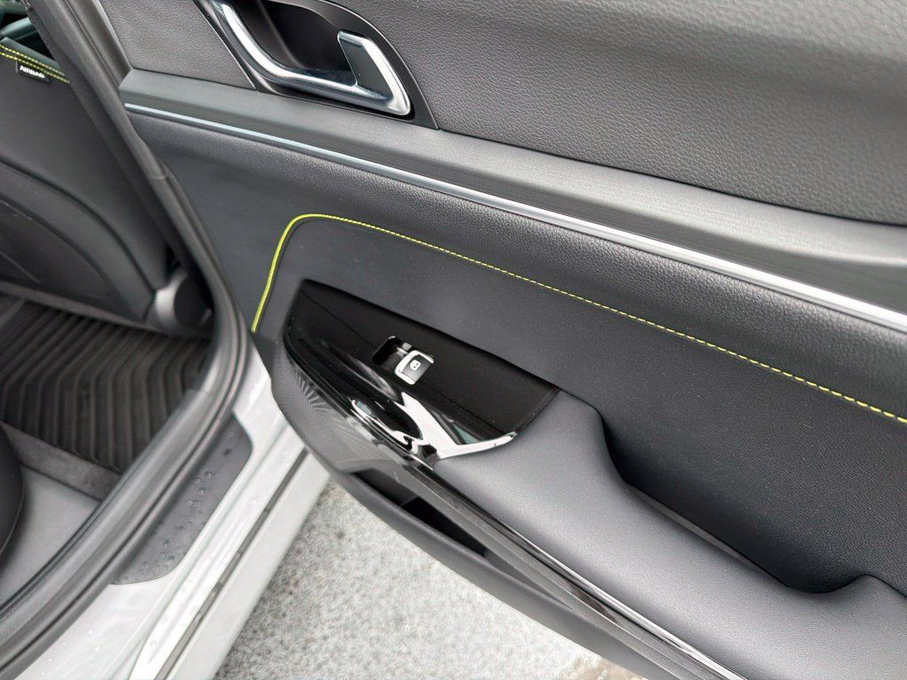 Used 2025 Kia K5 GT w/ GT1 Package FWD image 19