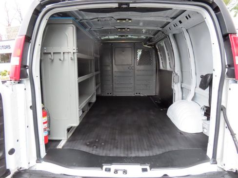 Used 2017 Chevrolet Express 2500 image 14