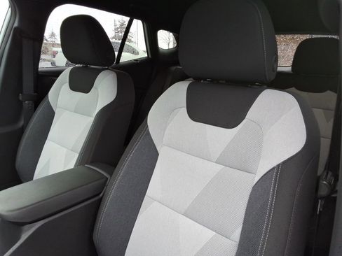 Certified 2024 Chevrolet Trax RS w/ Driver Confidence Package image 23