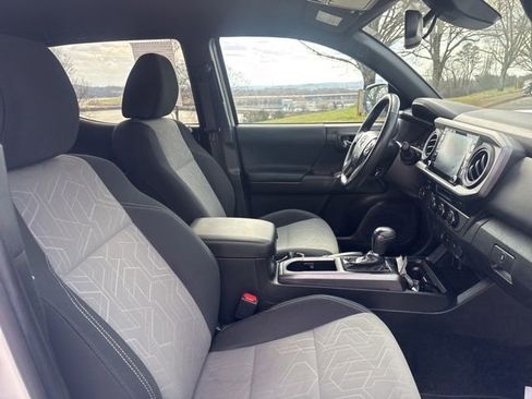Used 2023 Toyota Tacoma TRD Off-Road image 10