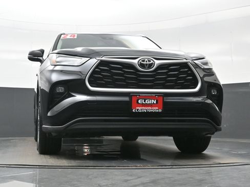 Used 2024 Toyota Highlander XLE AWD/4WD image 27