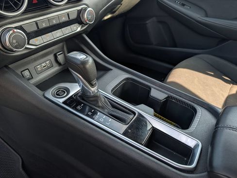 Used 2024 Nissan Sentra SV FWD image 8