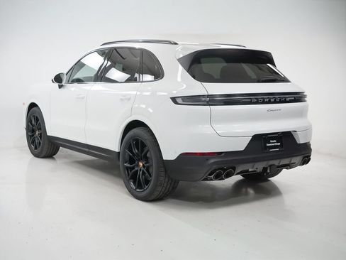 Certified 2026 Porsche Cayenne AWD/4WD image 3