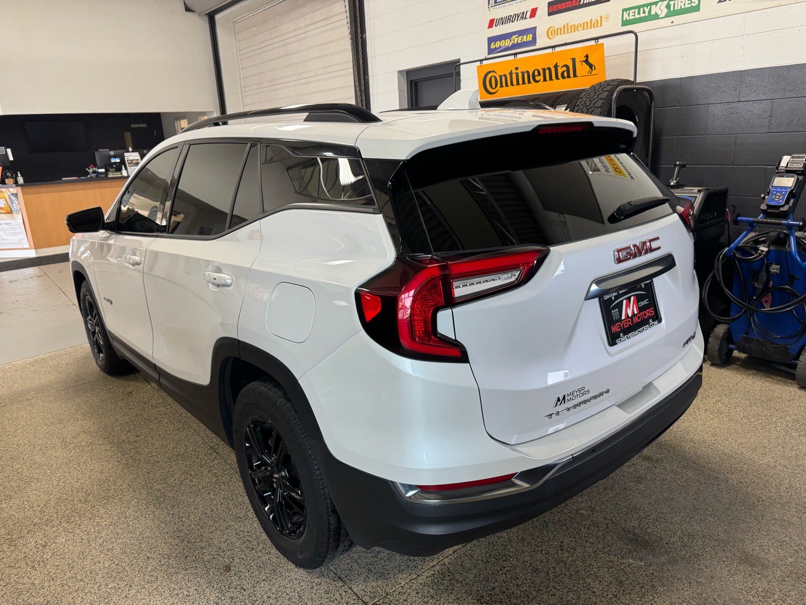 Used 2023 GMC Terrain AT4 w/ Infotainment Package II AWD/4WD image 7