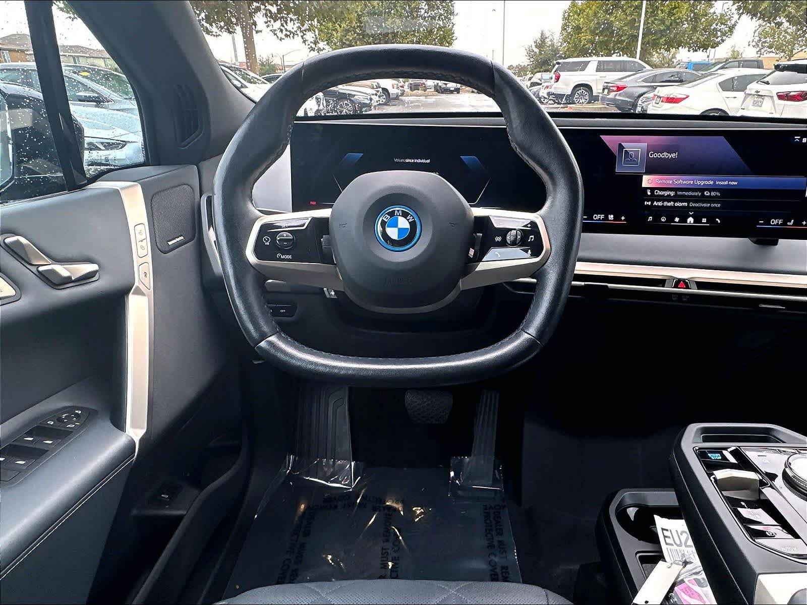 Used 2024 BMW iX xDrive50 w/ Sport Package AWD/4WD image 10