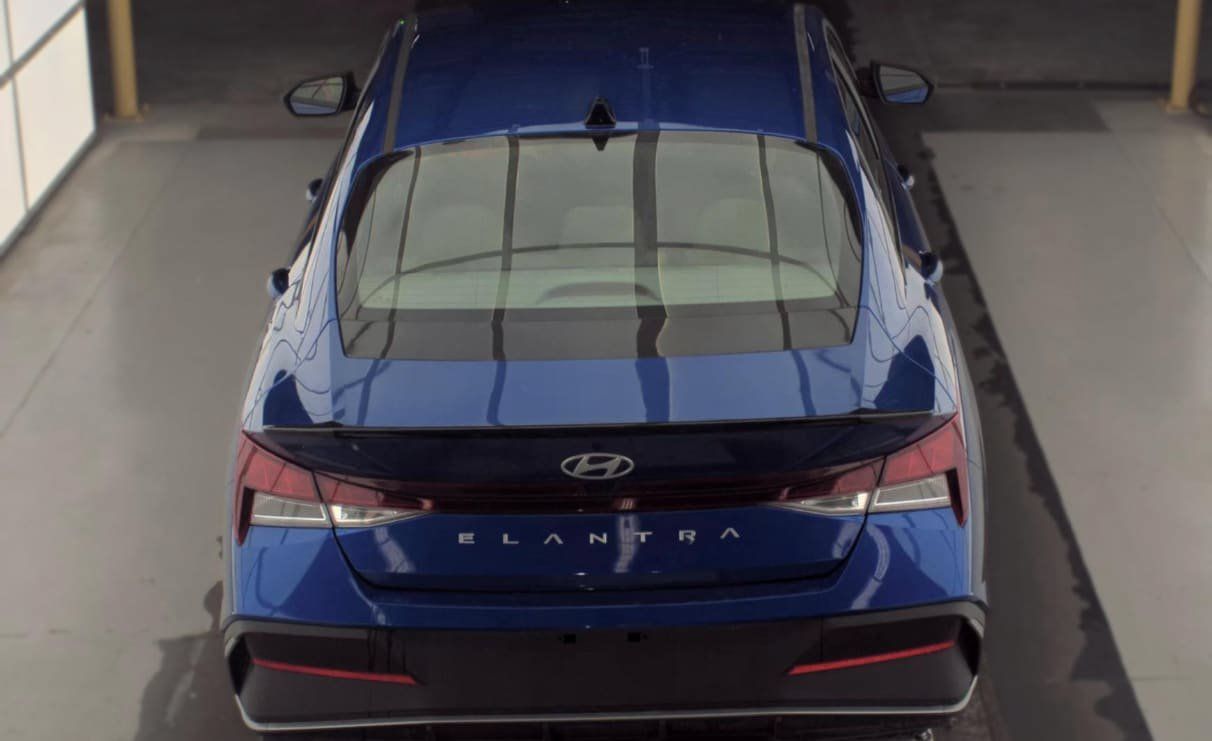 Used 2025 Hyundai Elantra Sport FWD image 7