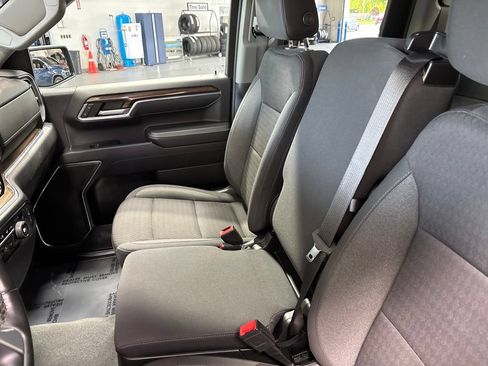 Used 2023 Chevrolet Silverado 1500 LT AWD/4WD image 26