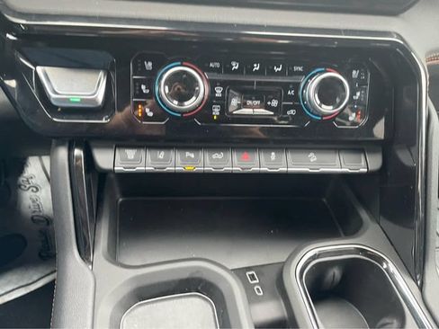 Used 2025 GMC Sierra 2500 AT4 AWD/4WD image 26