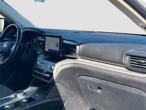 Used 2021 Ford Explorer XLT w/ Class III Trailer Tow Package image 31