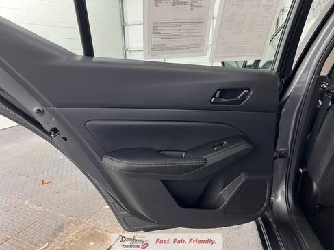 Used 2025 Nissan Altima 2.5 SV FWD image 32