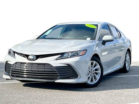 Used 2023 Toyota Camry LE image 1
