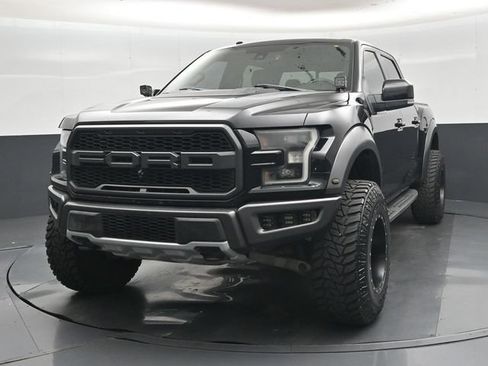 Used 2017 Ford F150 Raptor w/ Equipment Group 802A Luxury AWD/4WD image 33