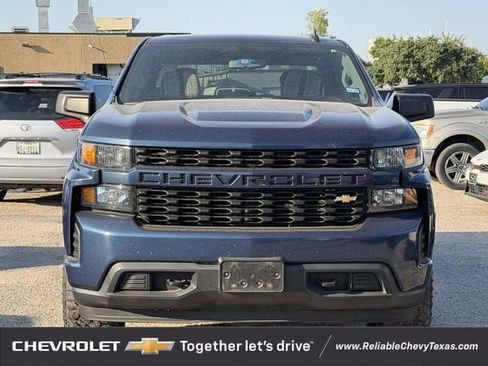 Used 2020 Chevrolet Silverado 1500 Custom w/ Custom Value Package AWD/4WD image 8