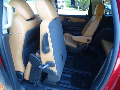 Used 2014 Chevrolet Traverse AWD LTZ image 31