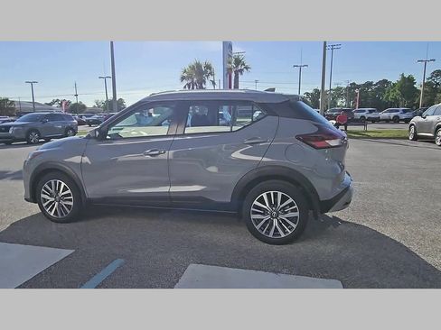 Used 2023 Nissan Kicks SV FWD image 27