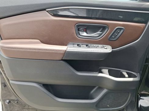 Used 2025 Honda Pilot Elite image 13