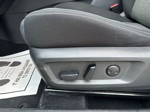 Used 2021 Nissan Rogue SV image 8