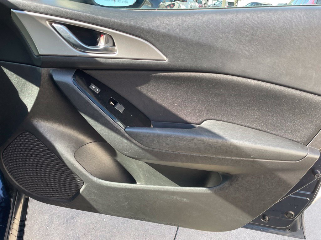 Used 2018 MAZDA MAZDA3 Sport w/ Preferred Equipment Package FWD image 25
