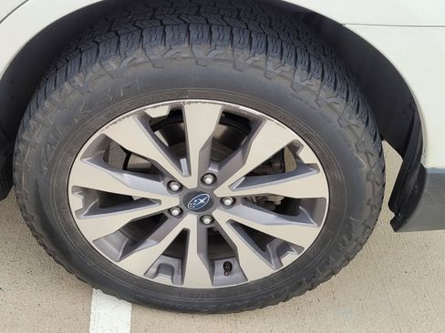 Used 2019 Subaru Outback 2.5i Touring w/ Popular Package #3A AWD/4WD image 2