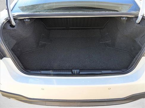 Used 2021 Subaru Legacy Limited image 7