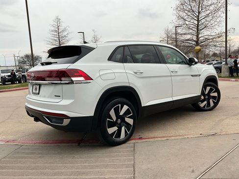 Used 2025 Volkswagen Atlas Cross Sport SE image 6