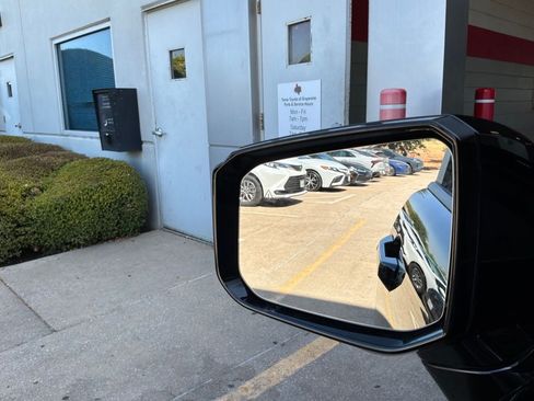Used 2026 Hyundai Palisade SEL FWD image 25