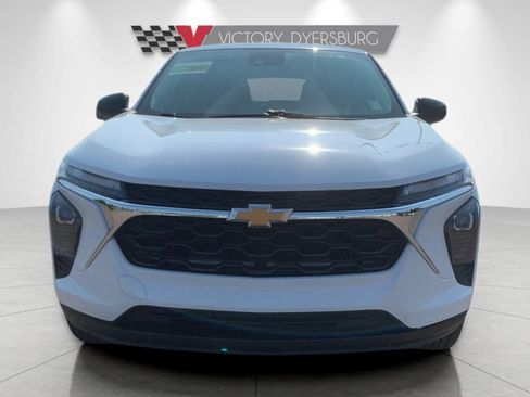 Used 2024 Chevrolet Trax LS FWD image 9