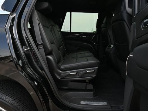 Used 2023 Cadillac Escalade Luxury AWD/4WD image 24