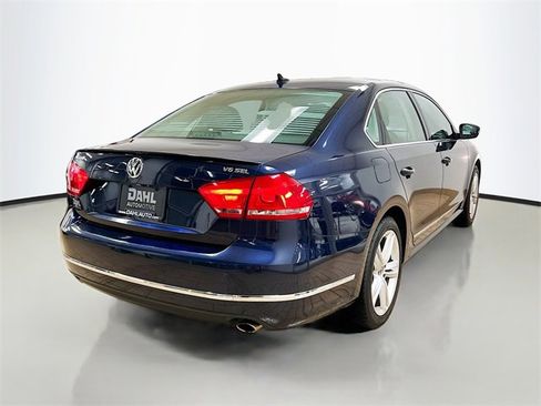 Used 2014 Volkswagen Passat 3.6 SEL Premium image 38