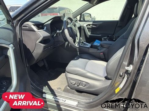 Used 2025 Toyota RAV4 XSE w/ Weather Package AWD/4WD image 20