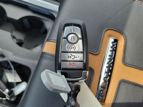 Used 2024 Ford F250 Platinum AWD/4WD image 30