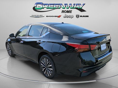 Used 2023 Nissan Altima 2.5 SV AWD/4WD image 5