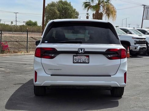 Used 2025 Honda Odyssey EX-L image 5