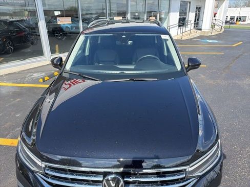 Used 2024 Volkswagen Tiguan SE AWD/4WD image 22