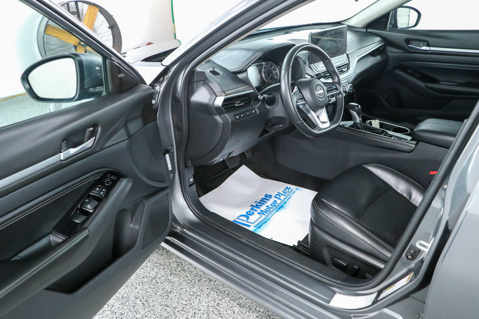Used 2023 Nissan Altima 2.5 SL FWD image 3