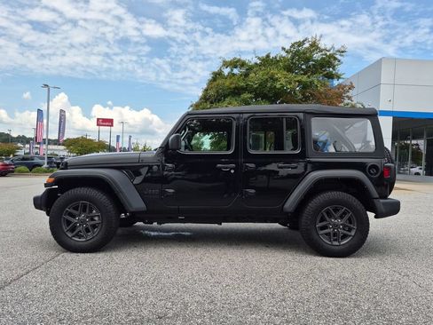 Used 2022 Jeep Wrangler Unlimited Sport AWD/4WD image 6