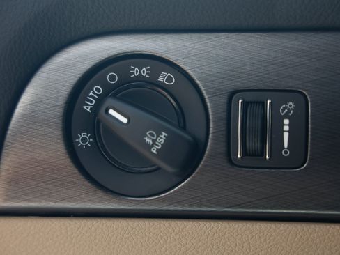 Used 2019 Dodge Durango Citadel w/ Technology Group RWD image 49