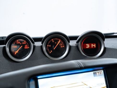 Used 2014 Nissan 370Z Touring w/ Sport Package image 26