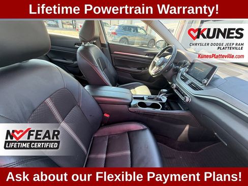 Used 2025 Nissan Altima 2.5 SR FWD image 42