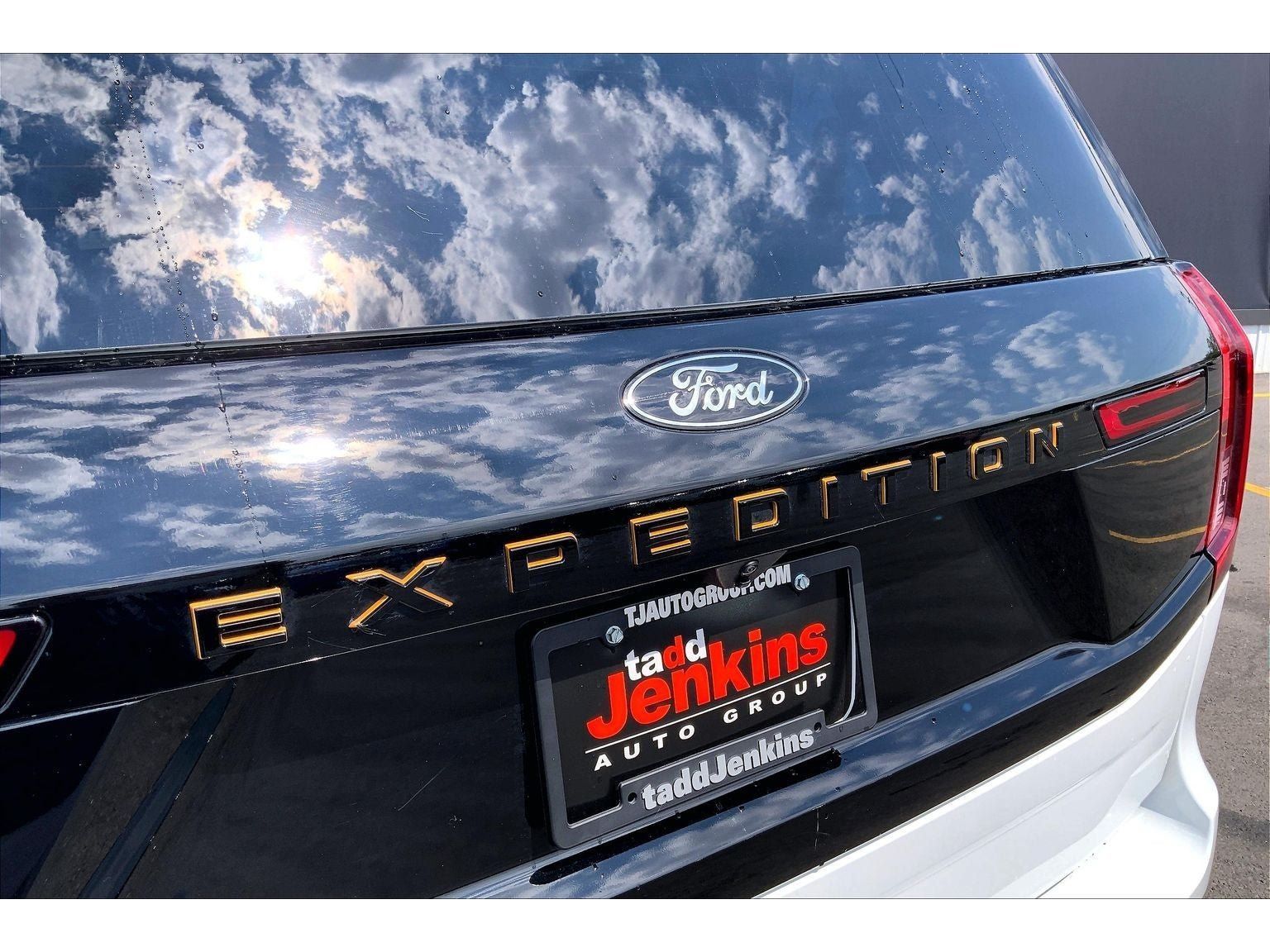 Used 2025 Ford Expedition Tremor AWD/4WD image 9