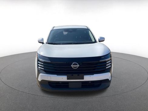 Used 2025 Nissan Kicks SV image 3