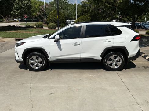 Used 2025 Toyota RAV4 XLE w/ Convenience Package FWD image 7