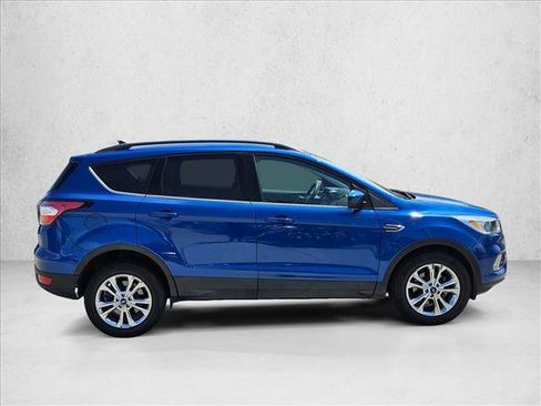 Used 2018 Ford Escape SE w/ SE Sync 3 Package FWD image 4
