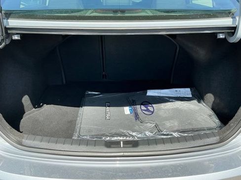 Used 2017 Hyundai Elantra Value Edition FWD image 6