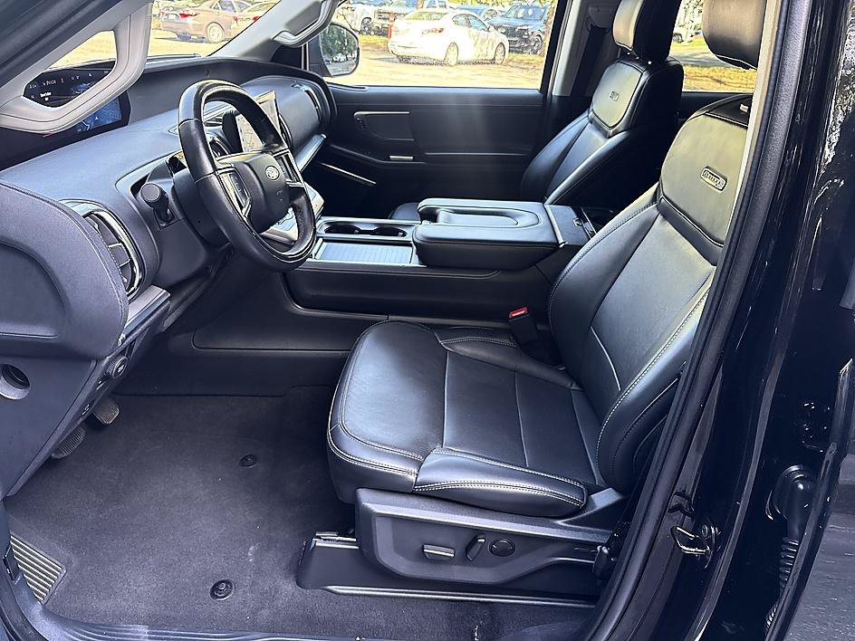 Used 2025 Ford Expedition Max Platinum AWD/4WD image 11